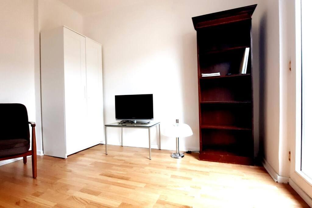 Apartment Ueber Den Daechern Duesseldorfs Dusseldorf